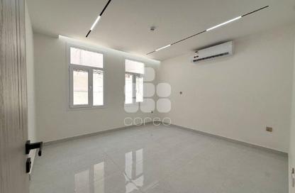 Apartment - 2 - 3 for rent in Fereej Kulaib - Doha