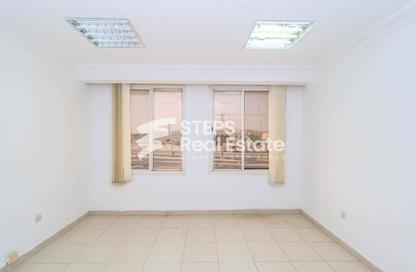 Office Space - Studio - 2 Bathrooms for rent in Al Hanaa Street - Al Gharrafa - Doha
