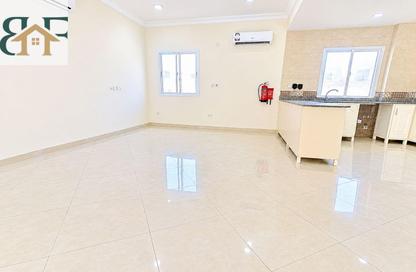 Apartment - 2 - 2 for rent in Umm Ghwailina Comm - Umm Ghuwalina - Umm Ghuwailina - Doha Apartment - 2 - 2 for rent in Umm Ghwailina Comm - Umm Ghuwalina - Umm Ghuwailina - Doha