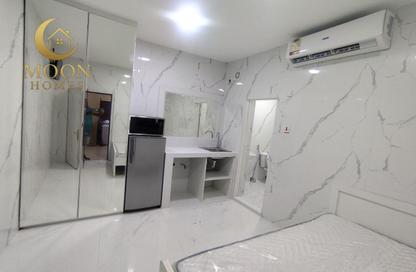 Apartment - Studio - 1 Bathroom for rent in Umm Ghwailina Comm - Umm Ghuwalina - Umm Ghuwailina - Doha