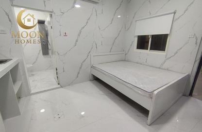 Apartment - Studio - 1 Bathroom for rent in Umm Ghwailina Comm - Umm Ghuwalina - Umm Ghuwailina - Doha