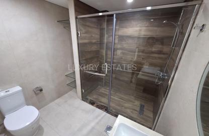 Apartment - 2 Bedrooms - 3 Bathrooms for sale in Crescent Building - Yasmeen City - Lusail