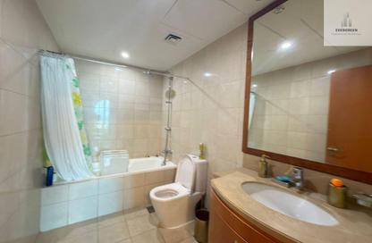 Apartment - 2 Bedrooms - 3 Bathrooms for rent in Viva West - Viva Bahriyah - The Pearl Island - Doha