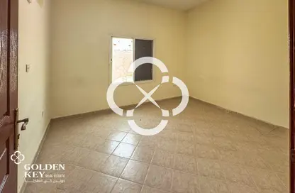 فيلا - استوديو - 8 حمامات للايجار في بوابة عين خالد - عين خالد - الدوحة