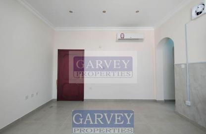 Apartment - Studio - 1 Bathroom for rent in Al Dafna - Al Dafna - Doha
