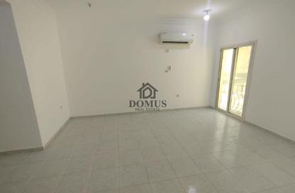 Apartment - 3 Bedrooms - 3 Bathrooms for rent in Al Zubair Bakkar Street - Al Sadd - Doha