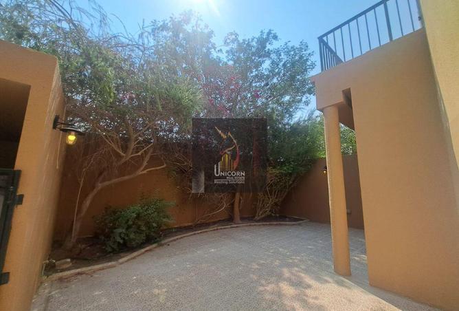 998231 - Property Image 2