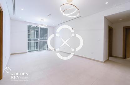 Apartment - 2 Bedrooms - 3 Bathrooms for rent in The Garden - Floresta Gardens - The Pearl Island - Doha
