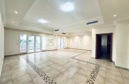 Apartment - 1 Bedroom - 2 Bathrooms for rent in West Porto Drive - Porto Arabia - The Pearl Island - Doha