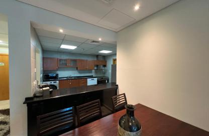 Apartment - 2 Bedrooms - 4 Bathrooms for rent in Zig Zag Tower A - Zig Zag Towers - West Bay - Doha