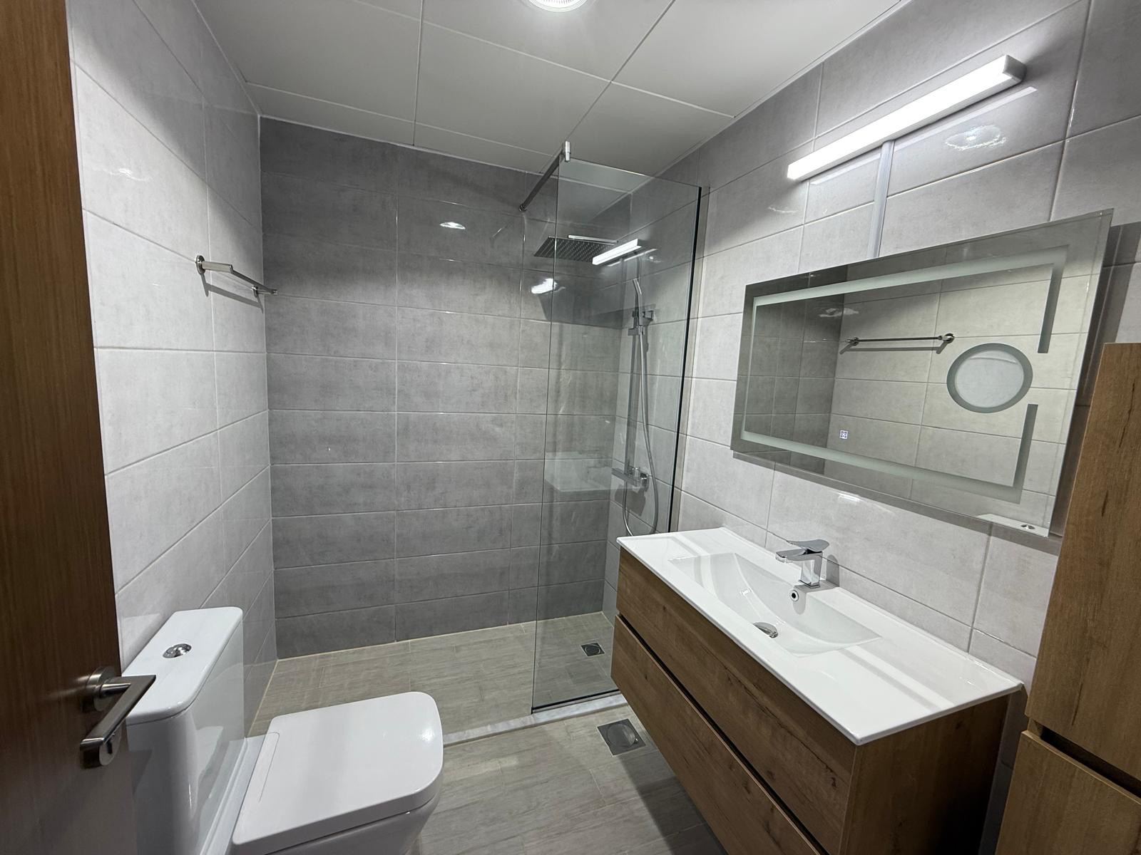 ONE MONTH FREE 1BHK FF VIEW MARINA WITH BALCONY thumbnail 7