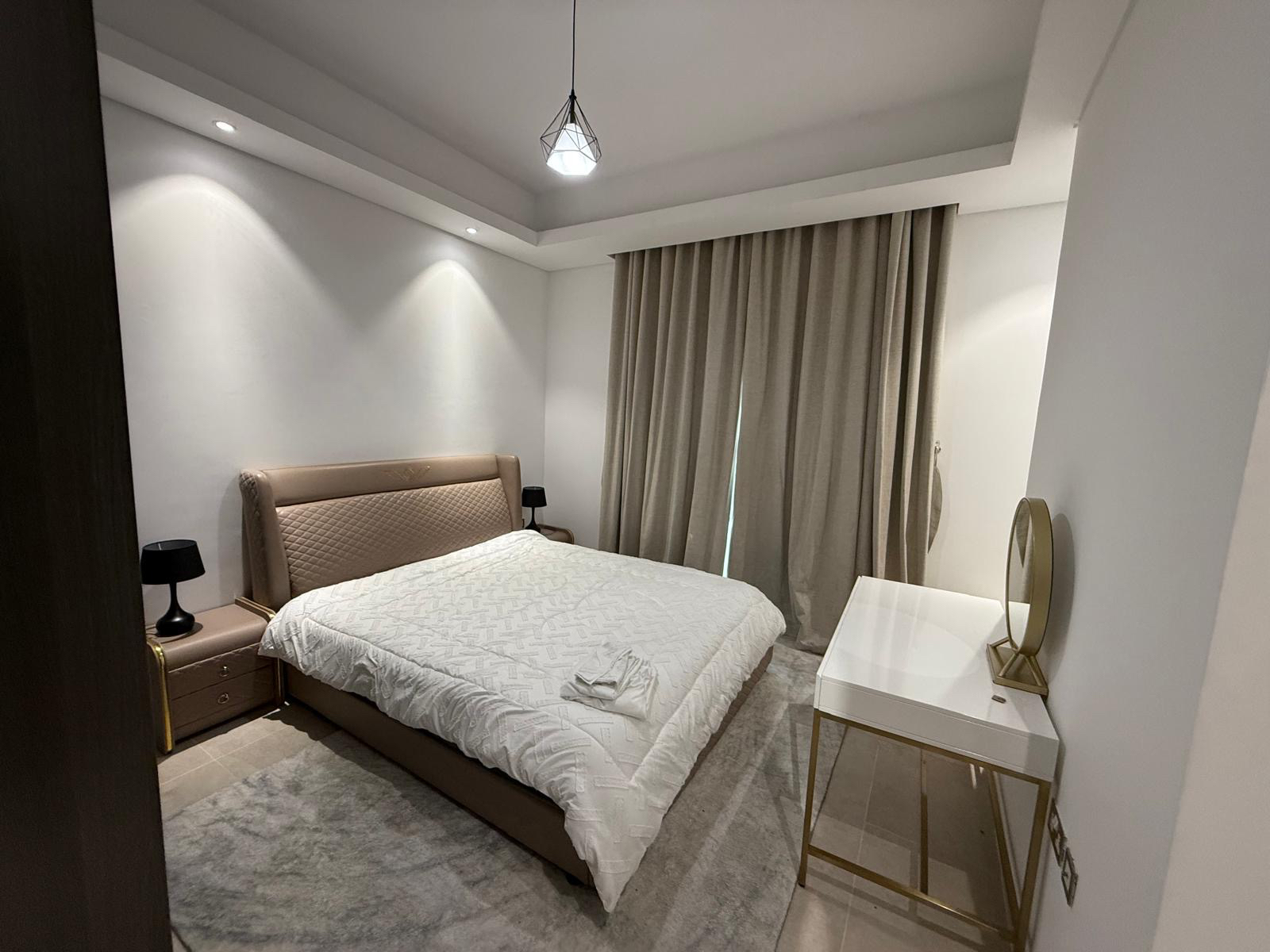 ONE MONTH FREE 1BHK FF VIEW MARINA WITH BALCONY thumbnail 14