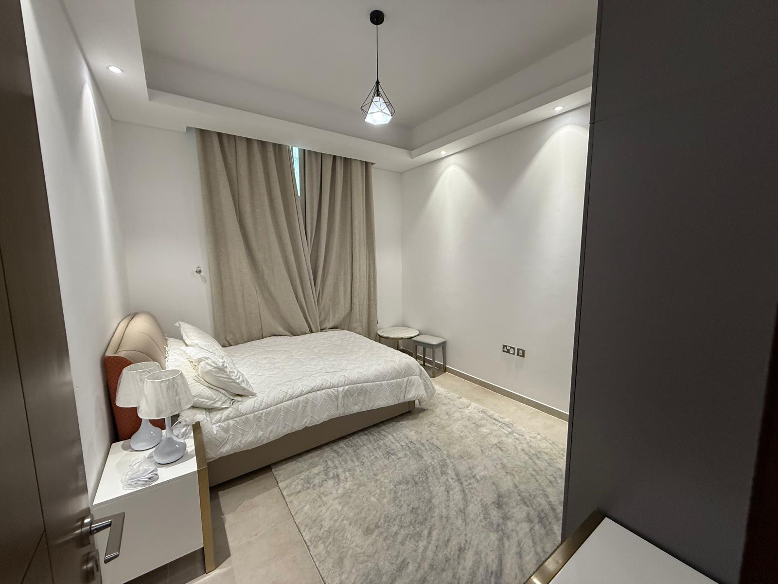 ONE MONTH FREE 1BHK FF VIEW MARINA WITH BALCONY thumbnail 10