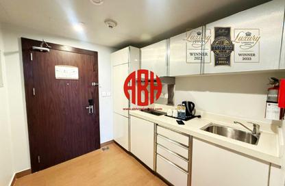 Apartment - Studio - 1 Bathroom for rent in Al Shatt Street - West Bay - Doha