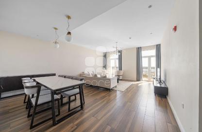 Apartment - 2 Bedrooms - 3 Bathrooms for rent in Floresta Gardens - Floresta Gardens - The Pearl Island - Doha