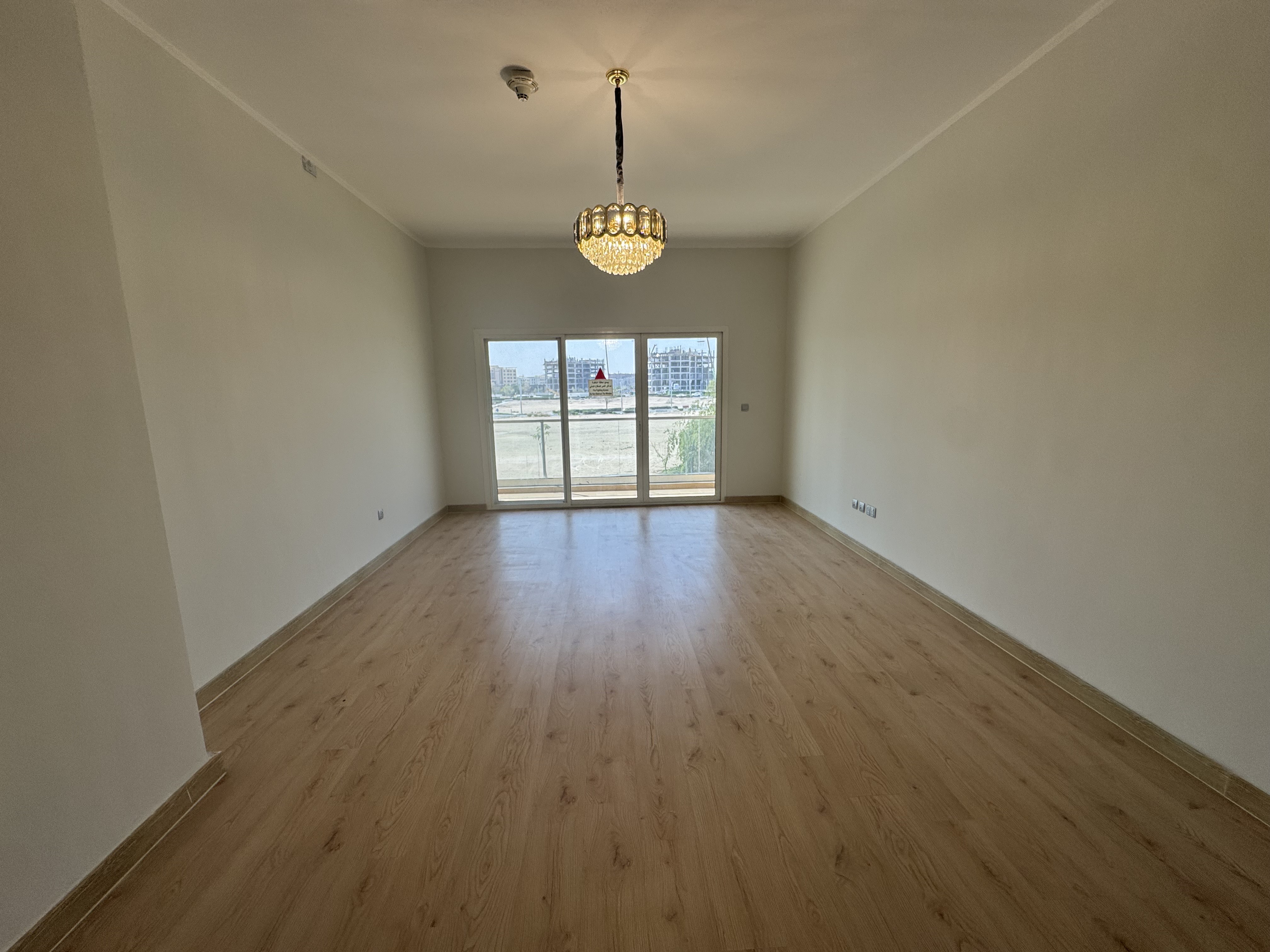 COZY 1 BEDROOM SEMI FURNISHED WITH BIG BALCONY thumbnail 4