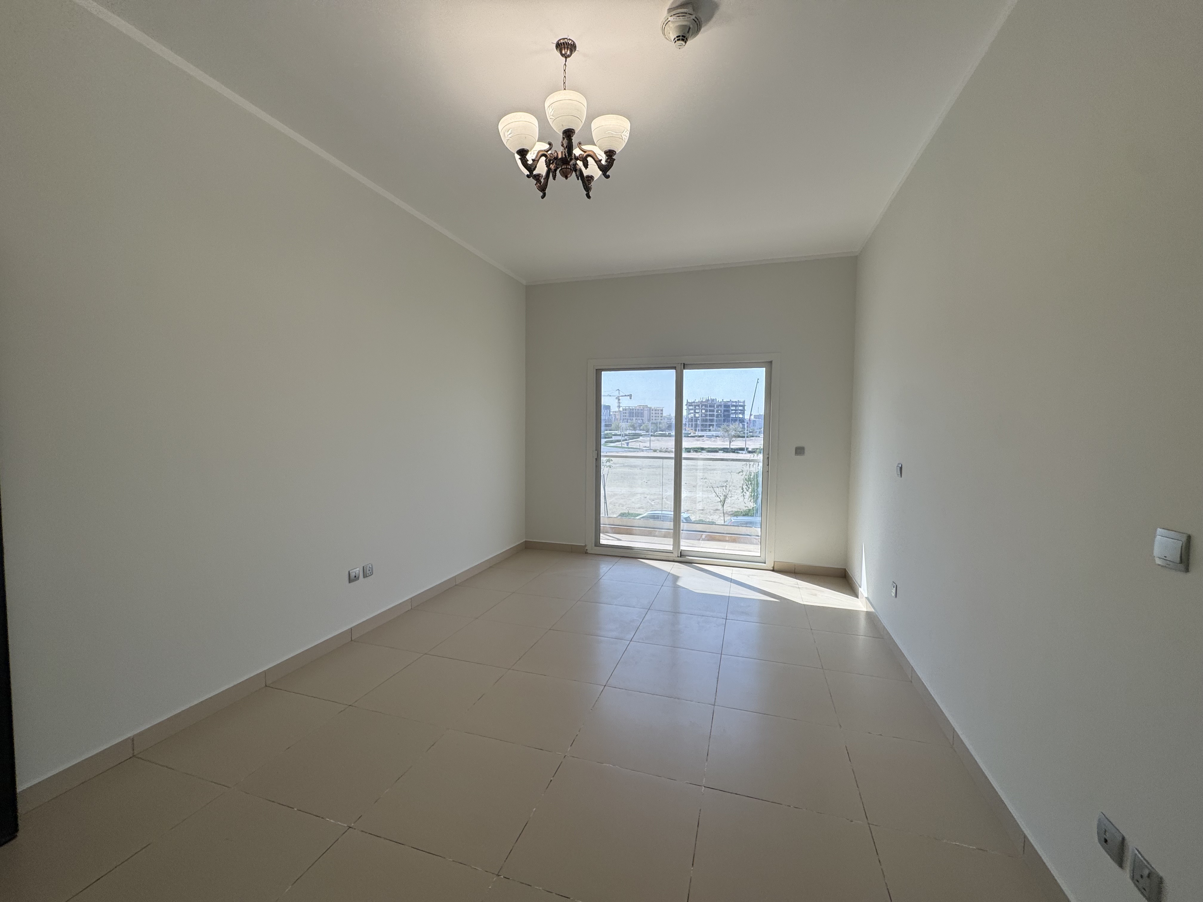 COZY 1 BEDROOM SEMI FURNISHED WITH BIG BALCONY thumbnail 10