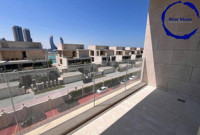 Apartment - 2 Bedrooms - 3 Bathrooms for rent in Crystal Residence - Gewan Island - The Pearl Island - Doha