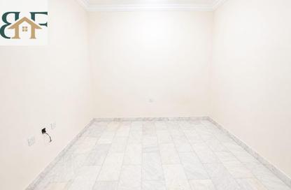 Apartment - 1 Bedroom - 1 Bathroom for rent in Umm Ghwailina Comm - Umm Ghuwalina - Umm Ghuwailina - Doha