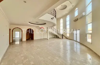 شقة - 5 غرف نوم - 6 حمامات للايجار في فلل واست باي لاغون - وست باي لاجون - بحيرة وست لاجون - الدوحة