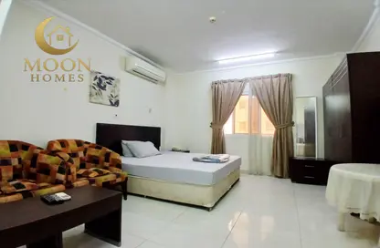 Apartment - Studio - 1 Bathroom for rent in Umm Ghuwailina 4 - Umm Ghuwailina - Doha