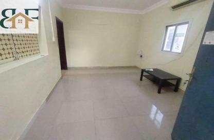 Apartment - 1 Bedroom - 1 Bathroom for rent in Bin Omran 35 - Fereej Bin Omran - Doha