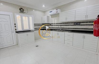 Villa - 4 Bedrooms - 5 Bathrooms for rent in Al Dana st - Muraikh - AlMuraikh - Doha