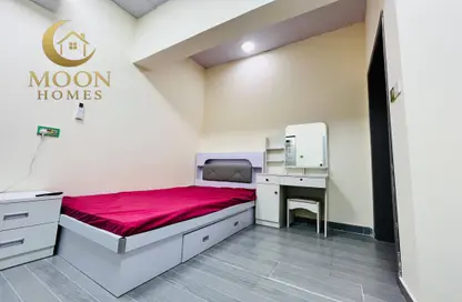 Apartment - Studio - 1 Bathroom for rent in Umm Ghwailina Comm - Umm Ghuwalina - Umm Ghuwailina - Doha