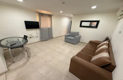 Apartment - 1 Bedroom - 1 Bathroom for rent in Umm Ghuwailina 4 - Umm Ghuwailina - Doha