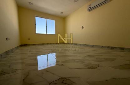 Villa - 7 Bedrooms - 3 Bathrooms for rent in Umm Salal Mahammad - Umm Salal City - Doha