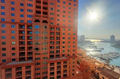 Apartment - 1 Bedroom - 2 Bathrooms for rent in West Porto Drive - Porto Arabia - The Pearl Island - Doha