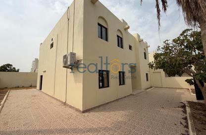 مجمع سكني - 5 - 5 للايجار في شارع عقبة بن نافع - طريق المطار القديم - الدوحة
