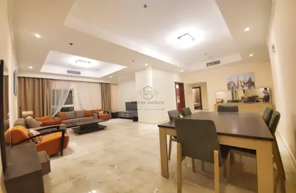 شقة - 2 غرف نوم - 2 حمامات للايجار في شارع ثابت بن زايد - المنصورة - الدوحة