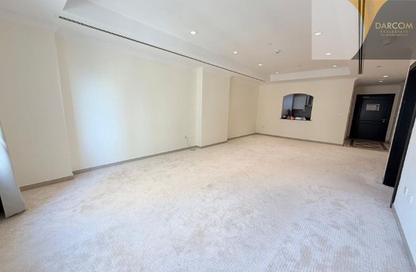 Apartment - 1 Bedroom - 2 Bathrooms for rent in West Porto Drive - Porto Arabia - The Pearl Island - Doha