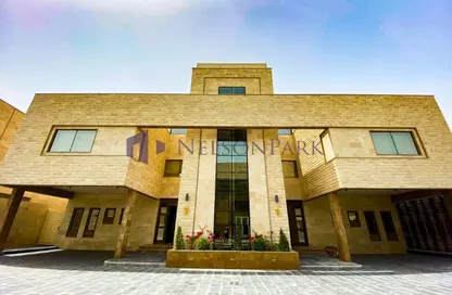 Villa - 4 Bedrooms - 5 Bathrooms for rent in Mamoura 18 - Al Maamoura - Doha