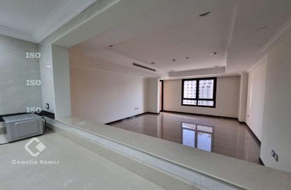 Apartment - 2 Bedrooms - 2 Bathrooms for rent in West Porto Drive - Porto Arabia - The Pearl Island - Doha