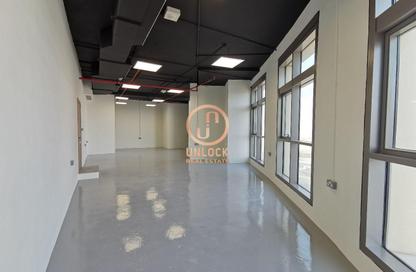 Office Space - 1 Bedroom - 2 Bathrooms for rent in Banks street - Musheireb - Doha
