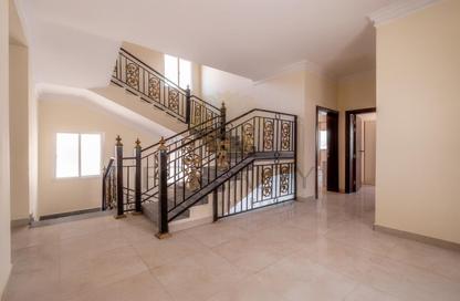 مجمع سكني - 6 غرف نوم - 7 حمامات للبيع في Al Sakhama - الدوحة