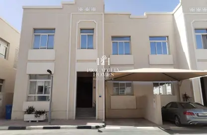 فيلا - 4 غرف نوم - 4 حمامات للايجار في سوق الغرافة - الغرافة - الدوحة