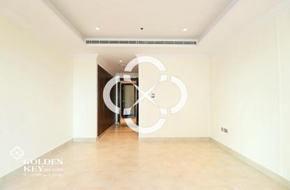 Apartment - 2 Bedrooms - 3 Bathrooms for rent in West Porto Drive - Porto Arabia - The Pearl Island - Doha