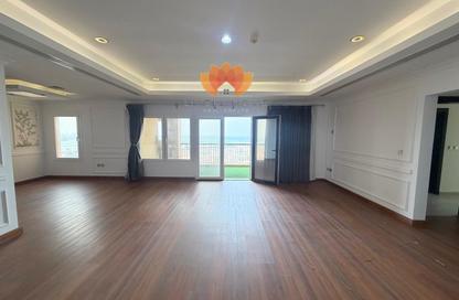 Apartment - 2 Bedrooms - 3 Bathrooms for rent in East Porto Drive - Porto Arabia - The Pearl Island - Doha