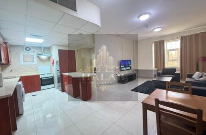 Apartment - 2 Bedrooms - 2 Bathrooms for rent in Anas Street - Fereej Bin Mahmoud North - Fereej Bin Mahmoud - Doha
