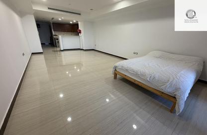 Apartment - Studio - 1 Bathroom for rent in Porto Arabia - The Pearl Island - Doha Apartment - Studio - 1 Bathroom for rent in Porto Arabia - The Pearl Island - Doha
