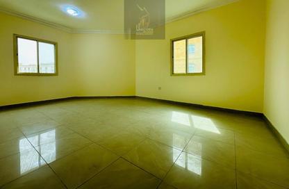 Apartment - 2 Bedrooms - 1 Bathroom for rent in Al Sadd Road - Al Sadd - Doha