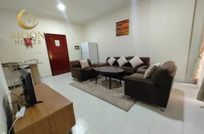 شقة - غرفة نوم - 1 حمام للايجار في ام غوالينا تجارية - ام غويلينا - أم غويلينا - الدوحة