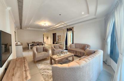 Apartment - 1 Bedroom - 2 Bathrooms for rent in East Porto Drive - Porto Arabia - The Pearl Island - Doha