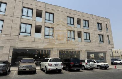 Show Room - Studio - 1 Bathroom for rent in Salwa Road - Al Aziziyah - Doha