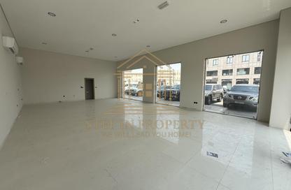 Show Room - Studio - 1 Bathroom for rent in Salwa Road - Al Aziziyah - Doha
