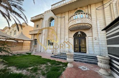 Villa - 4 Bedrooms - 4 Bathrooms for rent in Al Markhiya Street - Al Markhiya - Doha