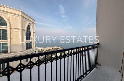 Apartment - 2 Bedrooms - 4 Bathrooms for rent in The Garden - Floresta Gardens - The Pearl Island - Doha
